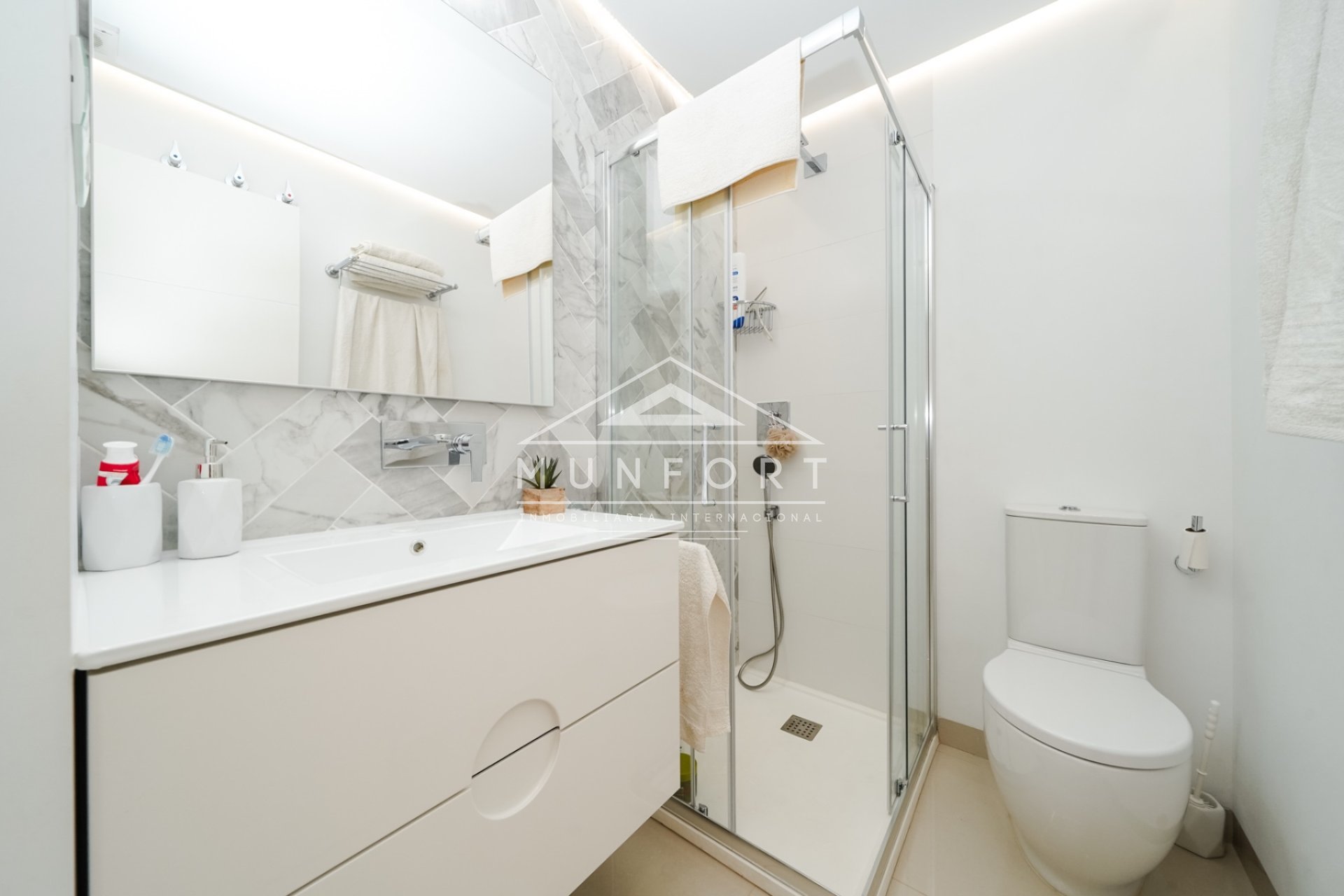 Alquiler a largo plazo - Apartamentos -
Pilar de la Horadada - Torre de la Horadada