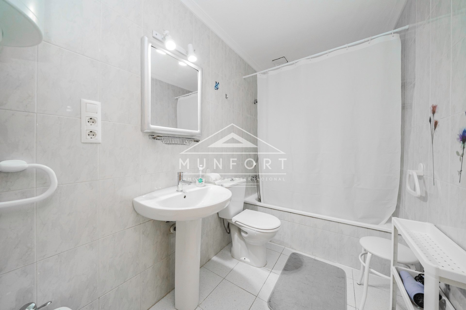 Alquiler a largo plazo - Apartamentos -
Torrevieja