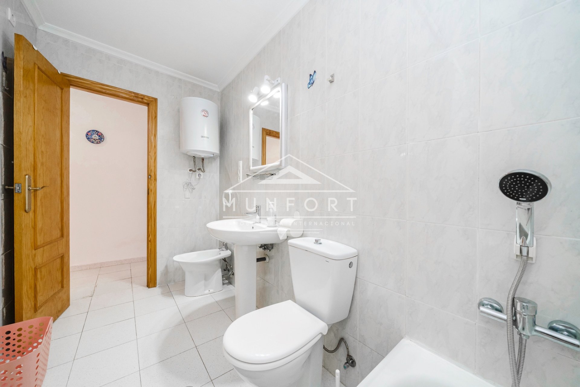 Alquiler a largo plazo - Apartamentos -
Torrevieja