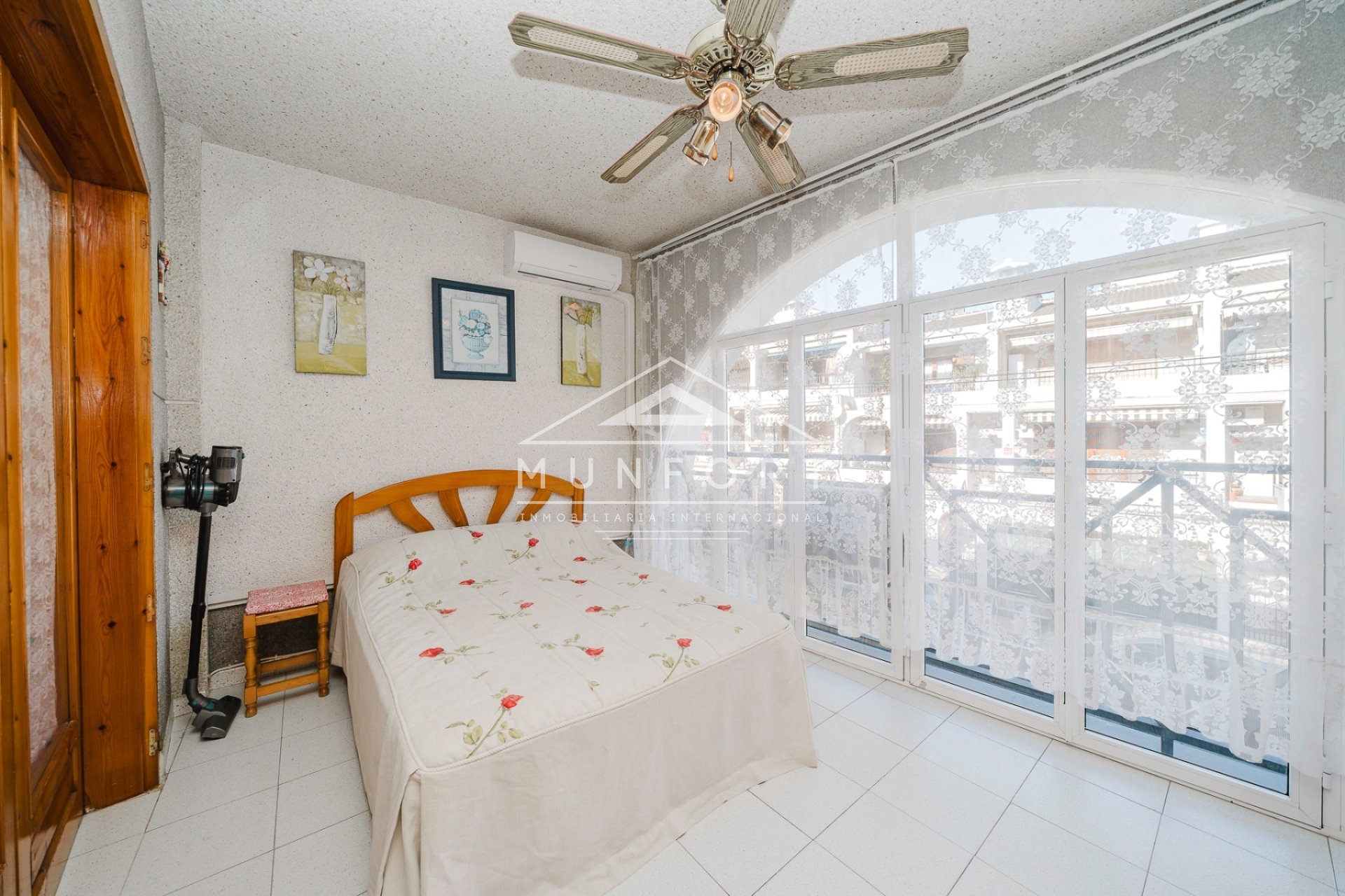 Alquiler a largo plazo - Apartamentos -
Torrevieja