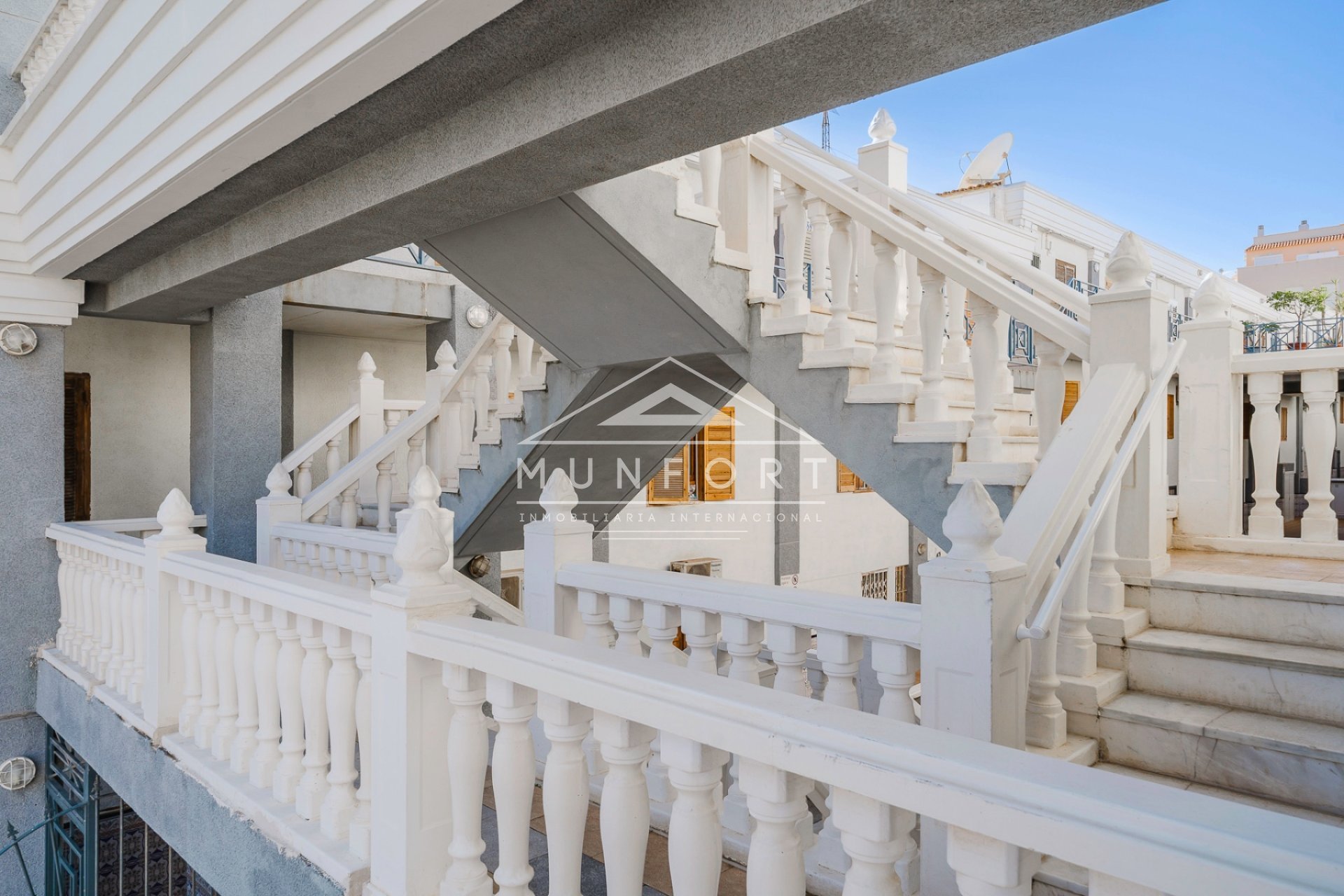 Alquiler a largo plazo - Apartamentos -
Torrevieja