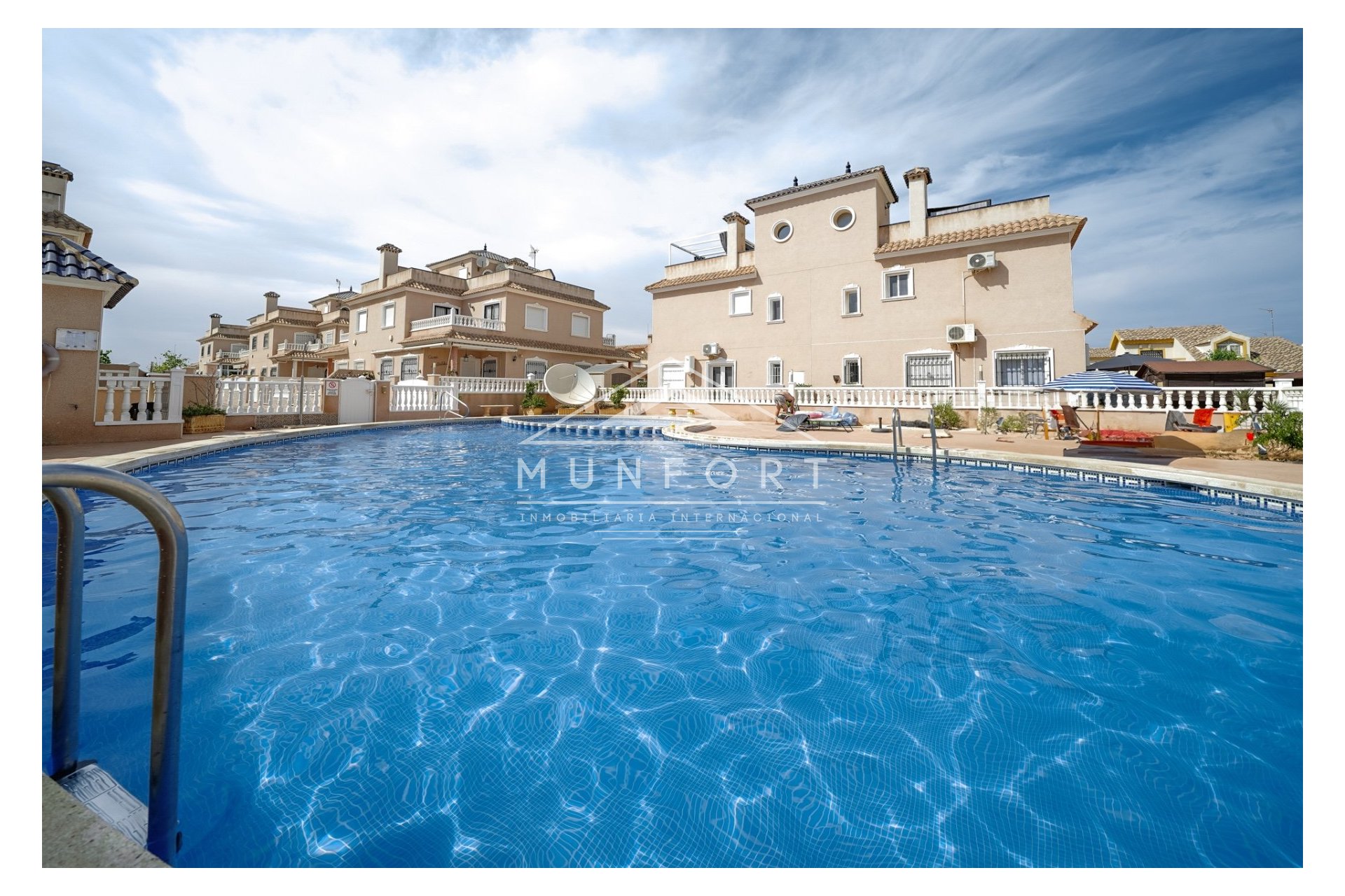 Alquiler a largo plazo - Casas Adosadas -
Pilar de la Horadada - Torre de la Horadada