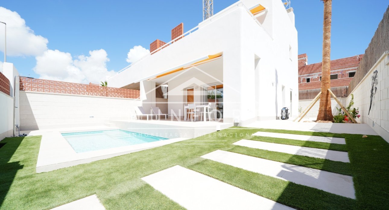 Alquiler a largo plazo - Villas -
Pilar de la Horadada