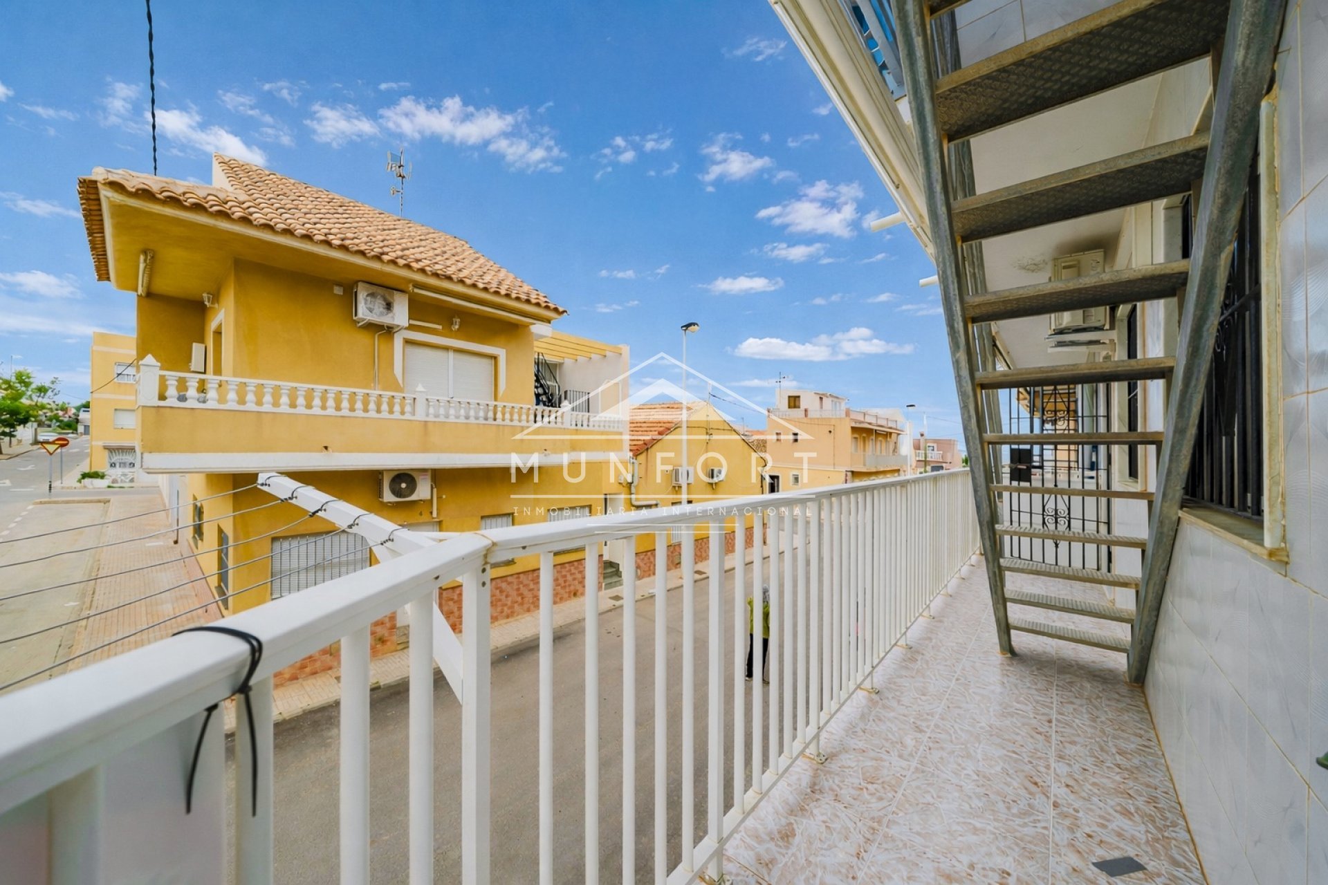 Återförsäljning - Bungalows -
Los Nietos