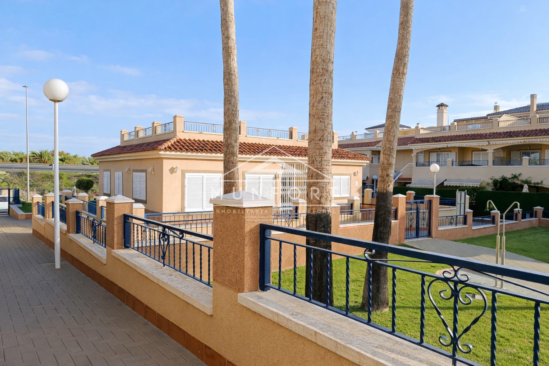 Återförsäljning - Bungalows -
Pilar de la Horadada - Mil Palmeras