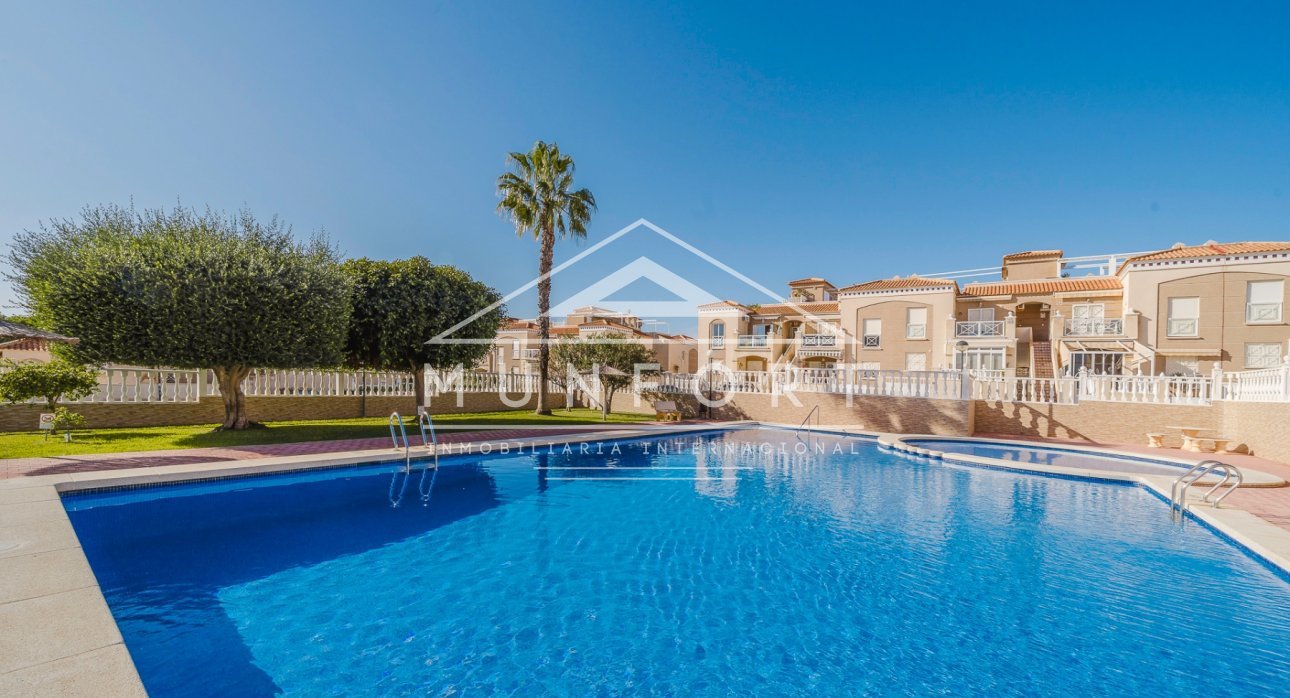 Återförsäljning - Bungalows -
Torrevieja - La Mata - Torrevieja