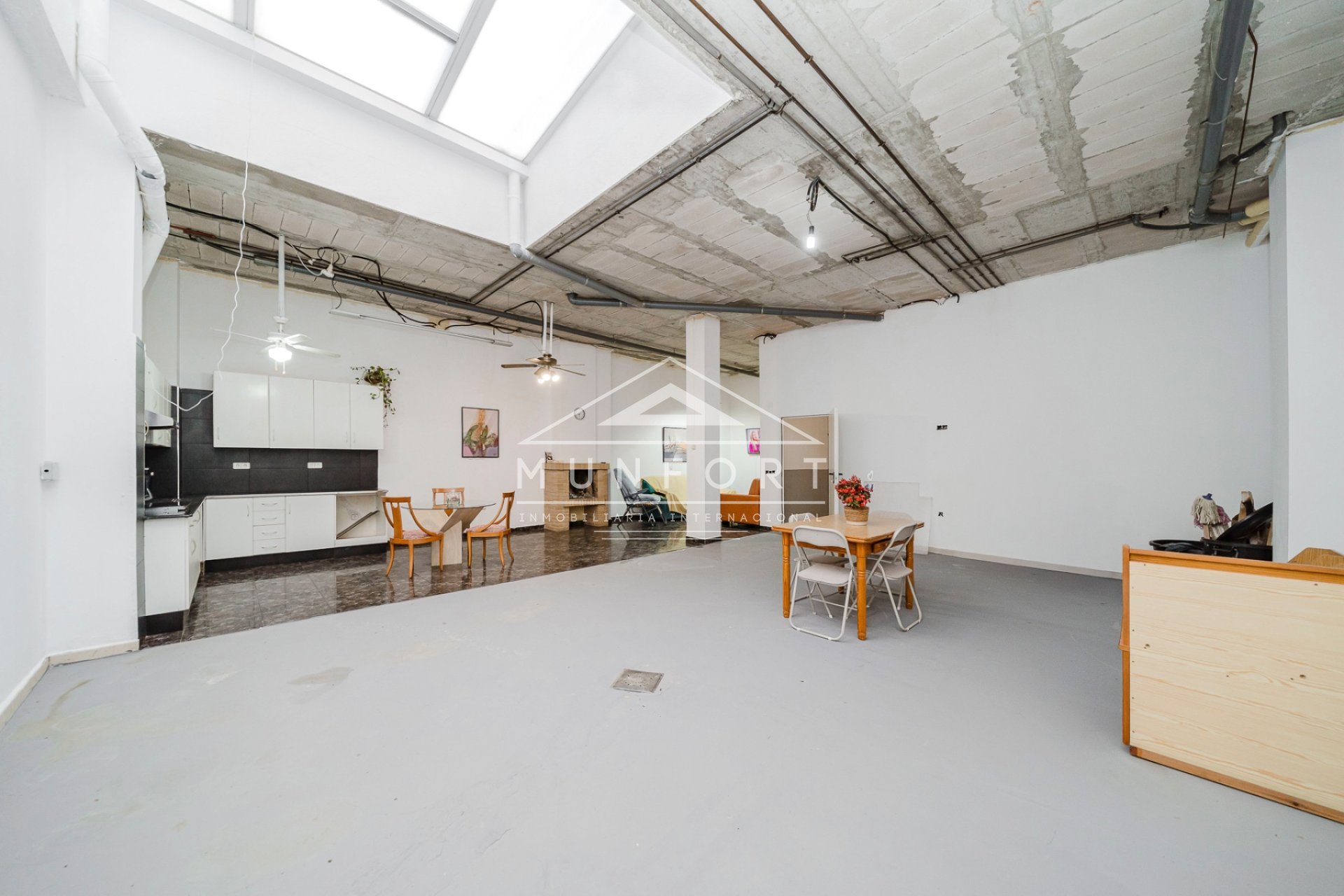 Återförsäljning - Byggnad -
Pilar de la Horadada