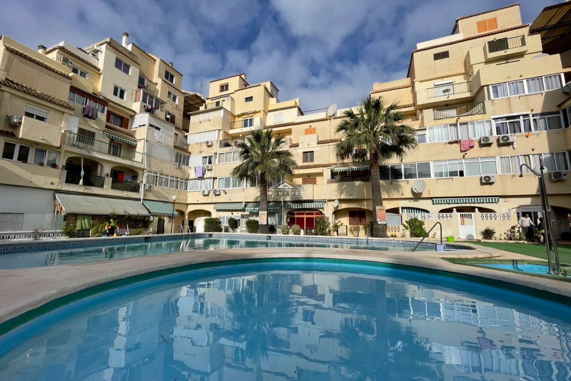 Återförsäljning - Duplex -
Torrevieja