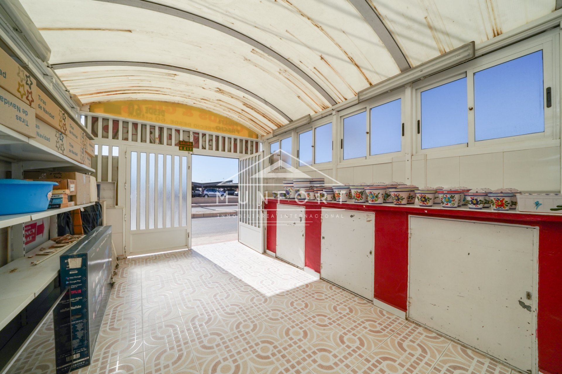 Återförsäljning - Kommersiella lokaler -
Torrevieja - El Salado - Torrevieja