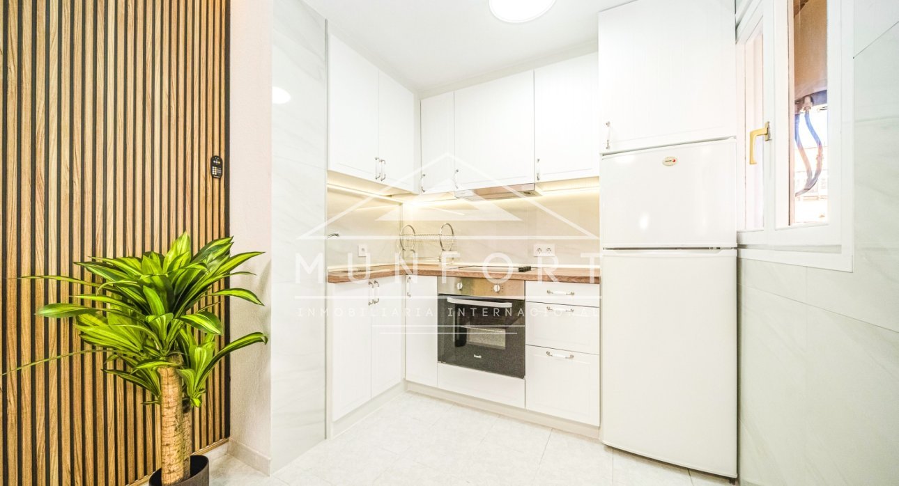 Återförsäljning - Lägenheter -
Torrevieja - Centro - Torrevieja