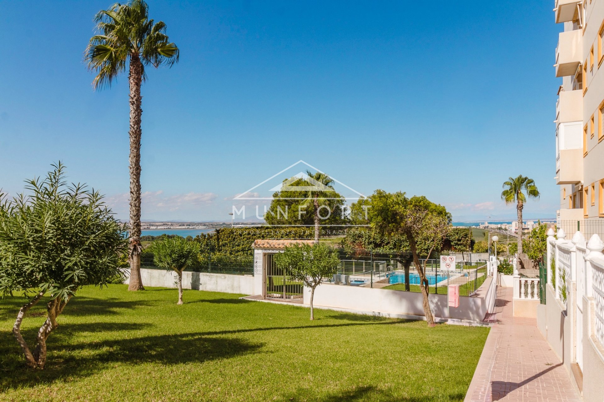 Återförsäljning - Lägenheter -
Torrevieja - La Mata - Torrevieja