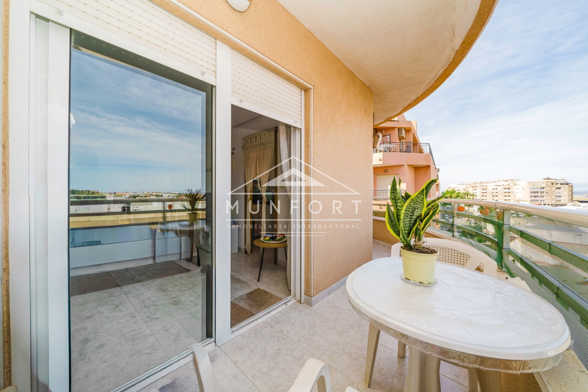 Återförsäljning - Lägenheter -
Torrevieja