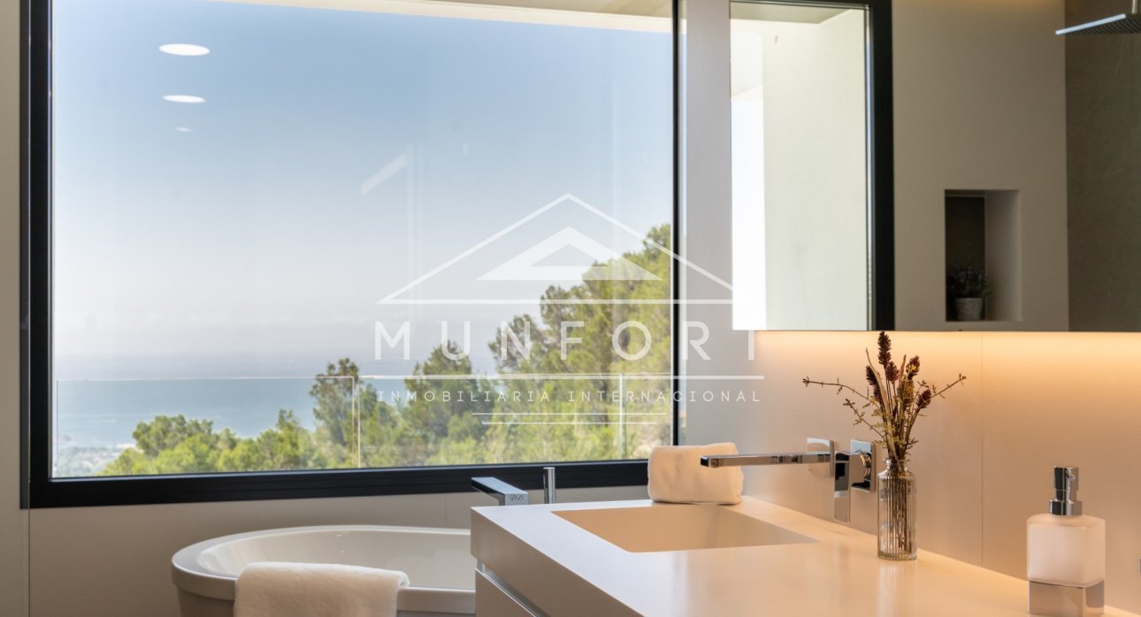 Återförsäljning - Lyxvillor -
Altea