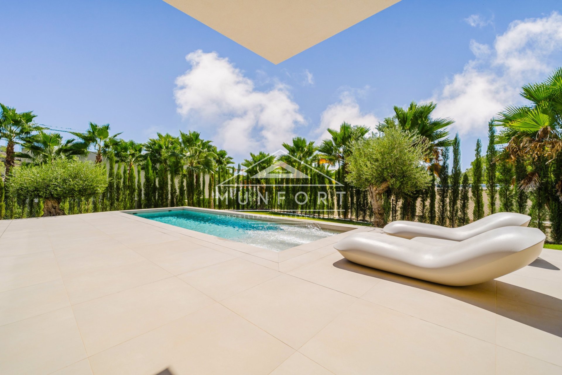 Återförsäljning - Lyxvillor -
Orihuela Costa - Las Colinas Golf