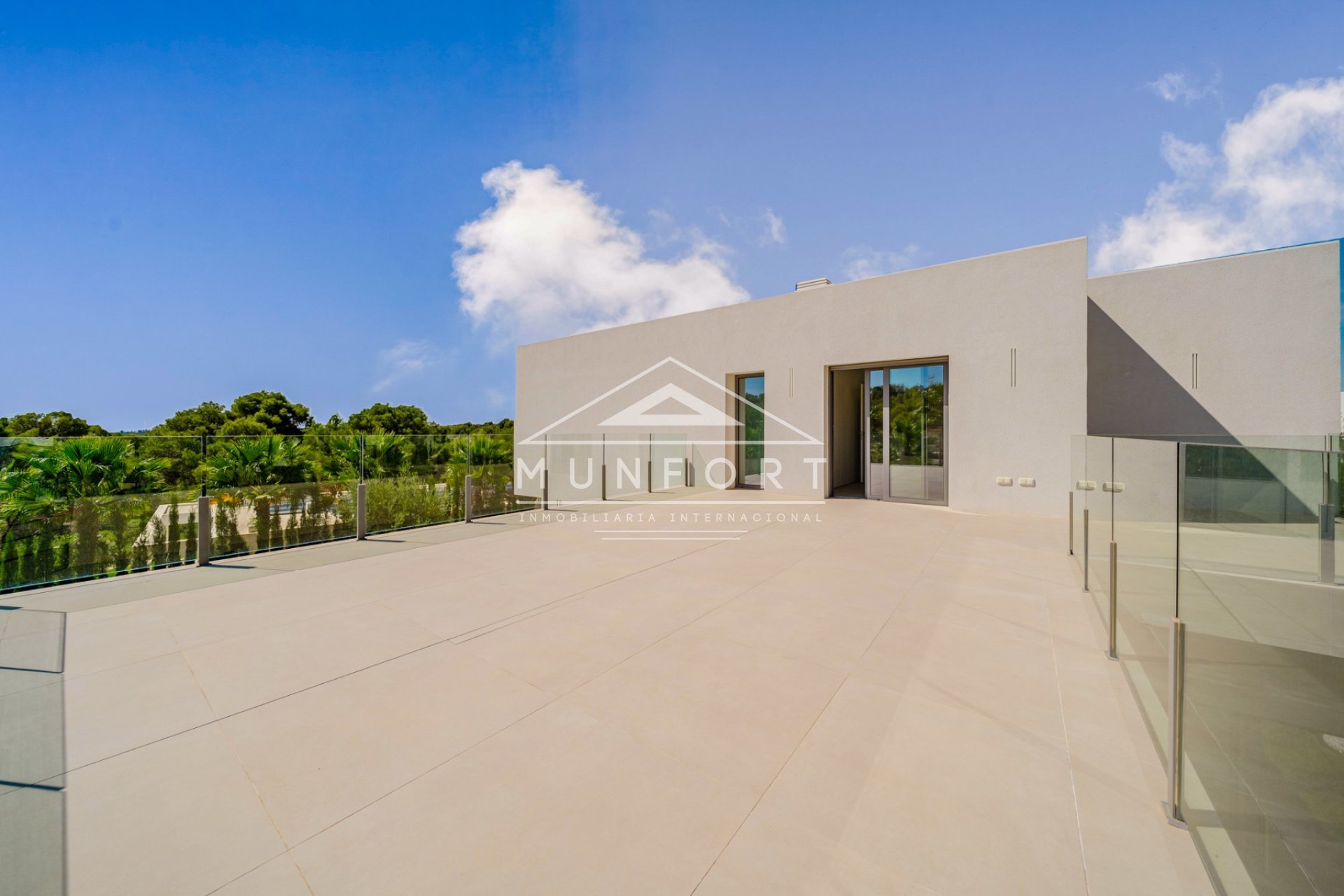 Återförsäljning - Lyxvillor -
Orihuela Costa - Las Colinas Golf