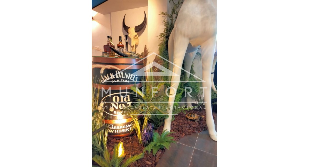 Återförsäljning - Lyxvillor -
Orihuela Costa - Las Colinas Golf