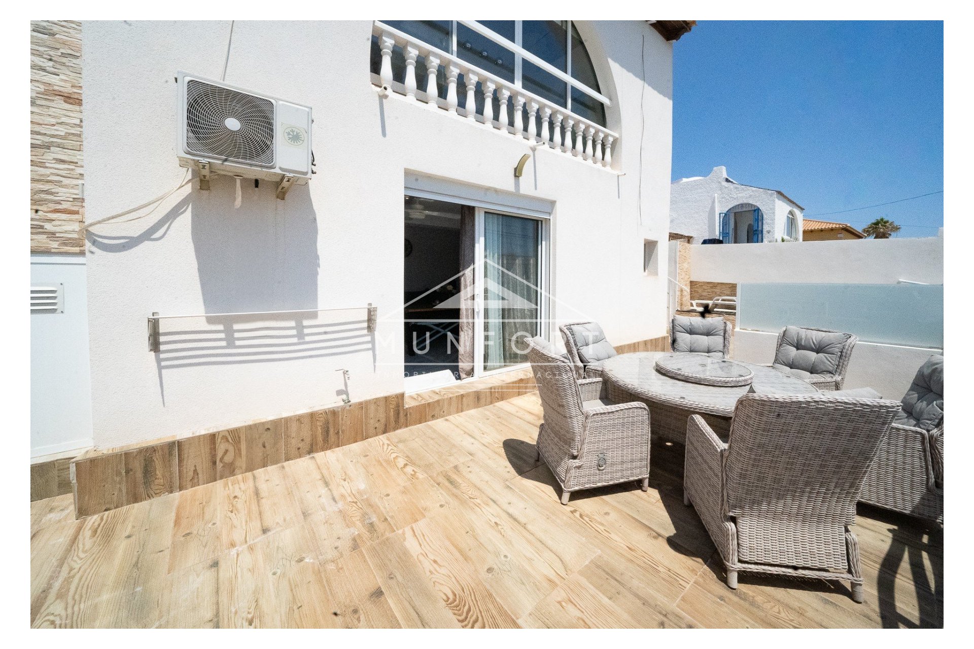 Återförsäljning - Lyxvillor -
Orihuela Costa - Villamartín