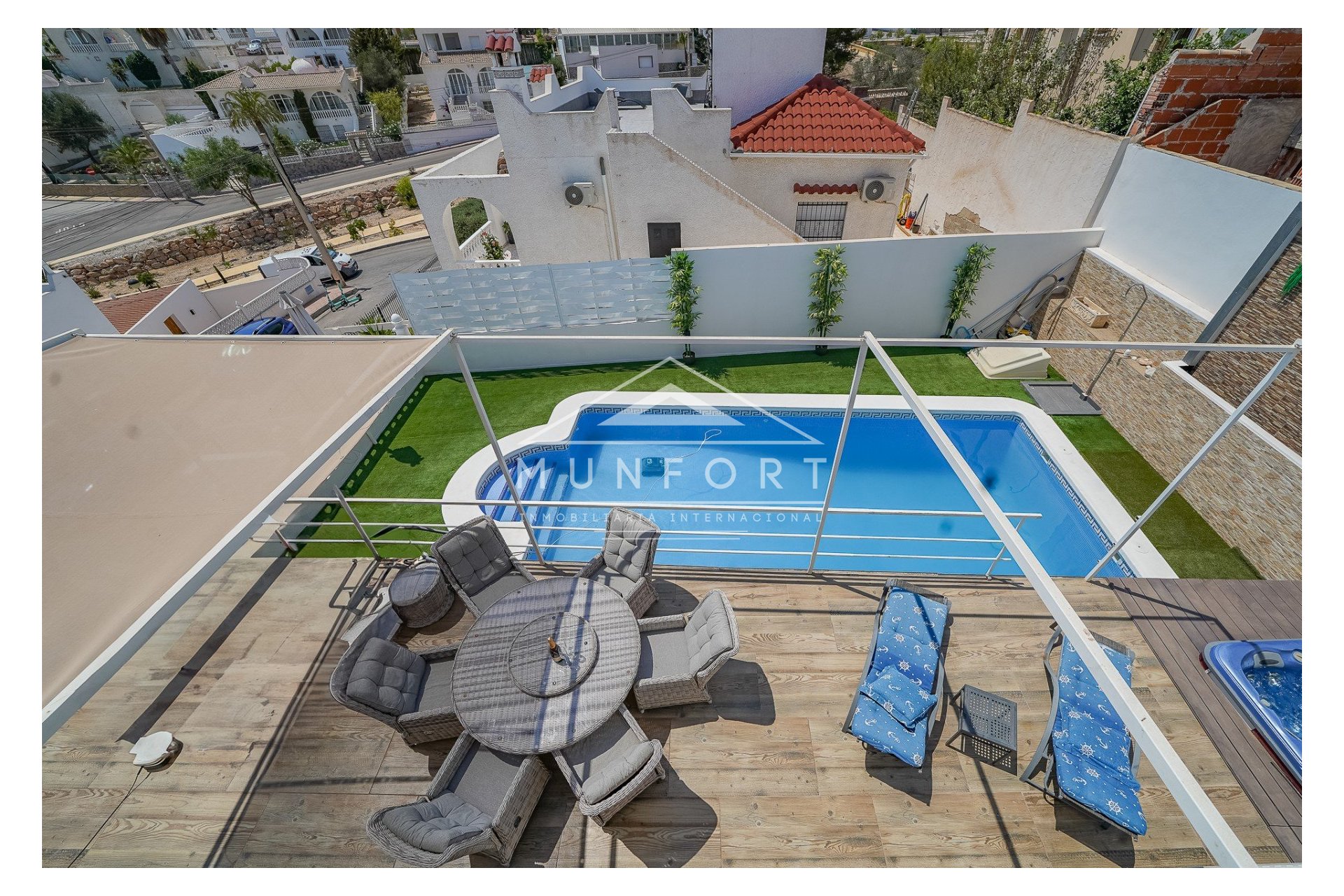 Återförsäljning - Lyxvillor -
Orihuela Costa - Villamartín