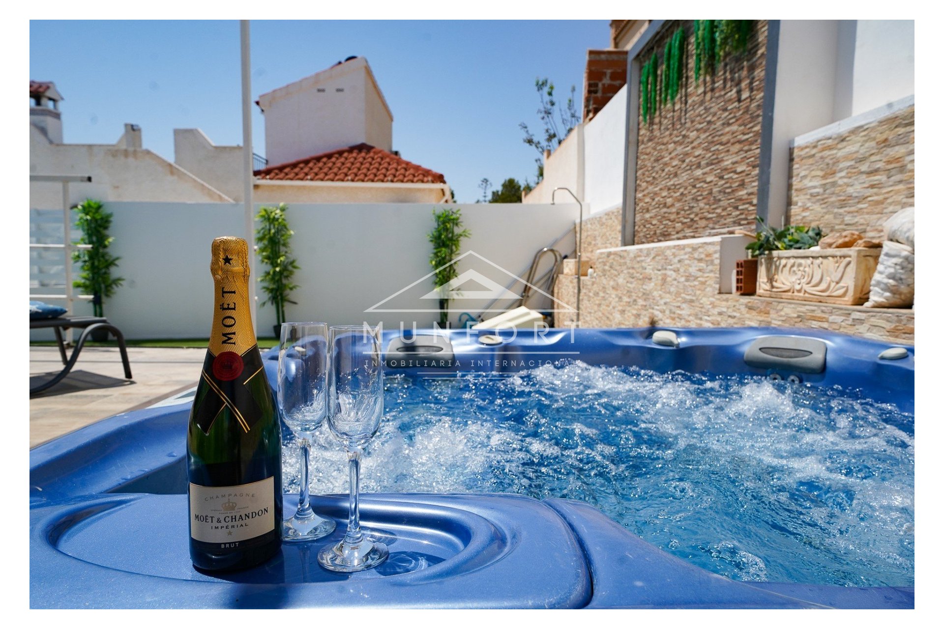 Återförsäljning - Lyxvillor -
Orihuela Costa - Villamartín