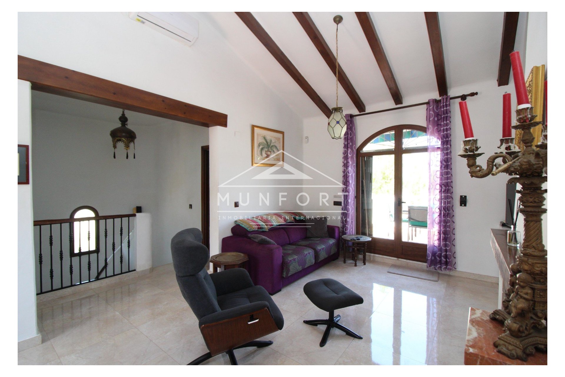 Återförsäljning - Lyxvillor -
Orihuela Costa - Villamartin