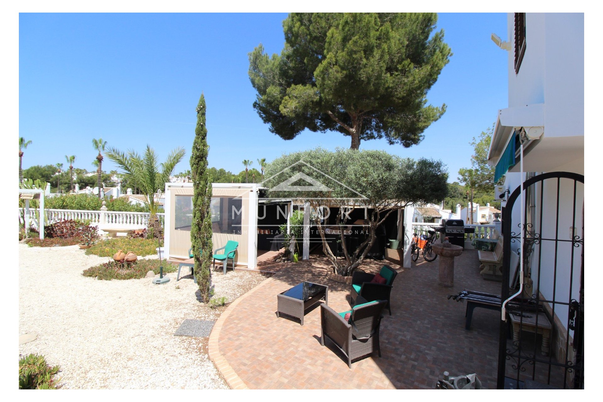 Återförsäljning - Lyxvillor -
Orihuela Costa - Villamartin