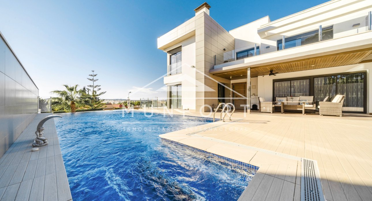 Återförsäljning - Lyxvillor -
Torrevieja - Los Balcones - Torrevieja