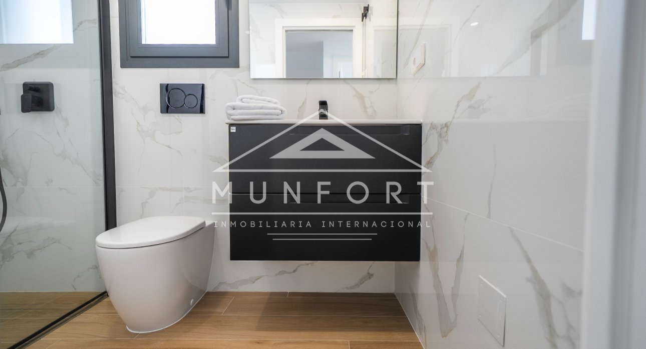 Återförsäljning - Radhus -
Algorfa