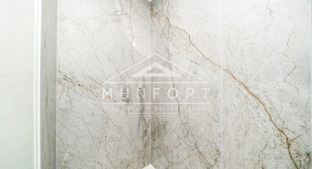 Återförsäljning - Radhus -
Benidorm