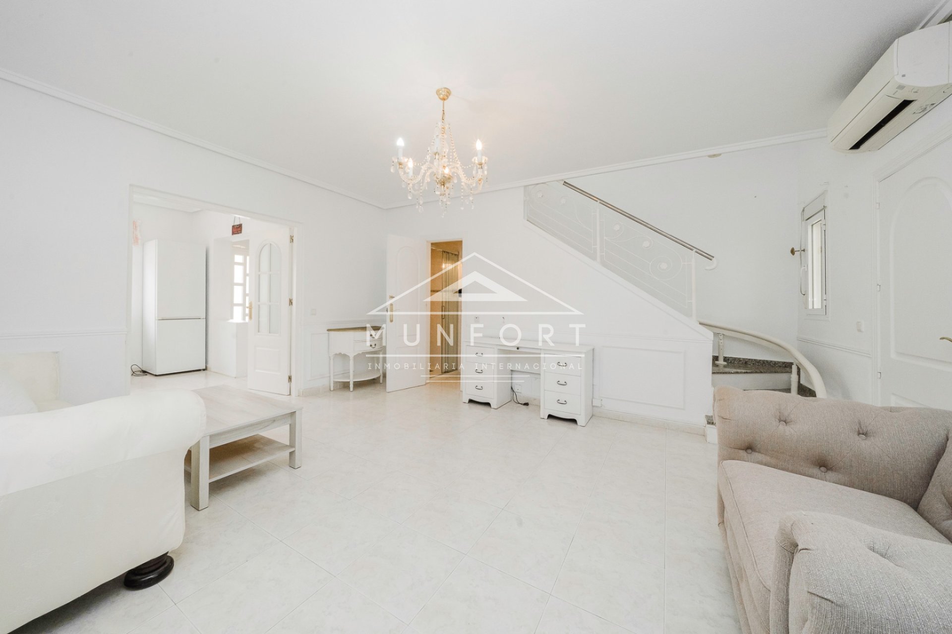 Återförsäljning - Radhus -
Benijófar