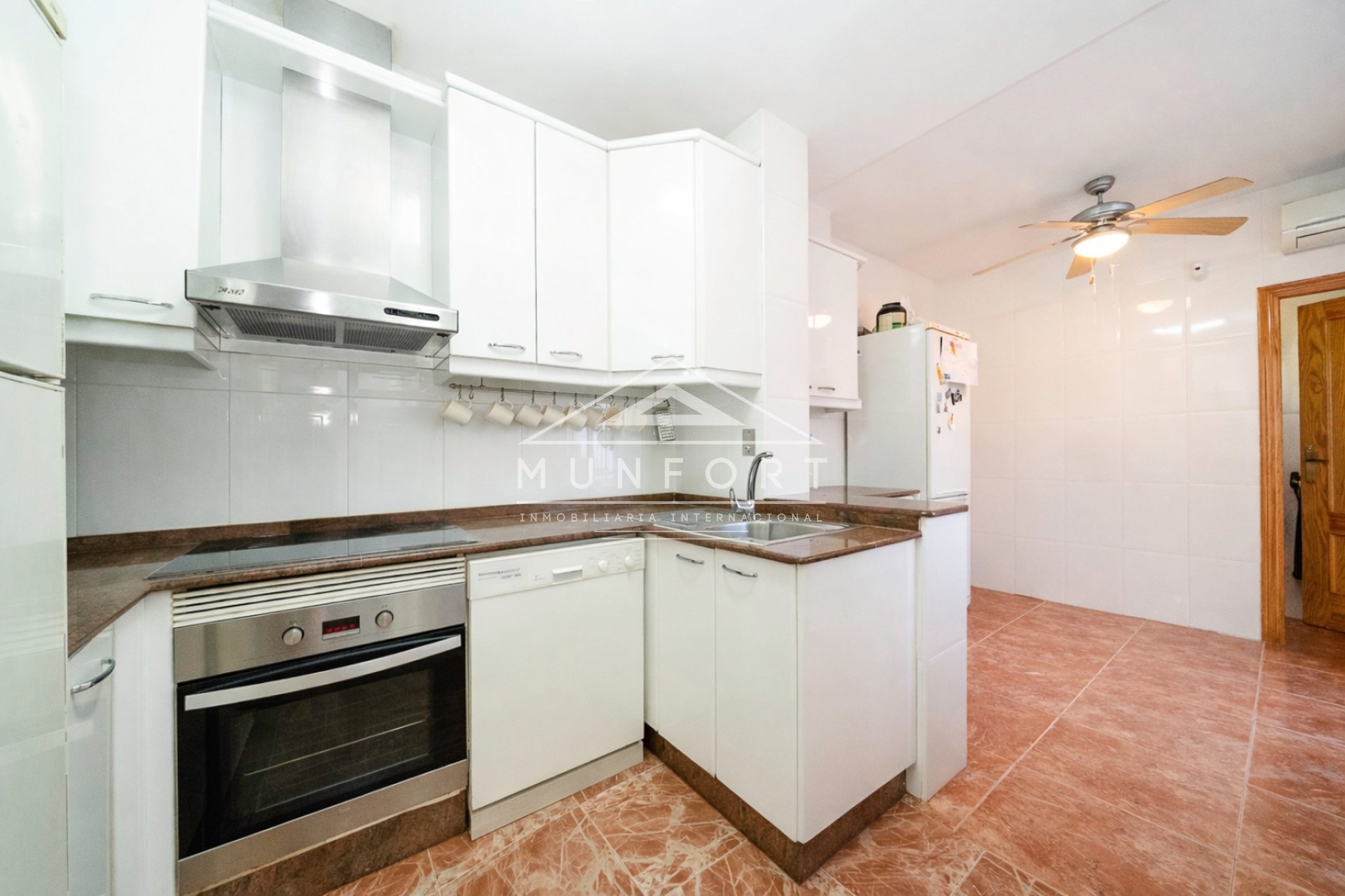 Återförsäljning - Radhus -
Los Urrutias - El Carmol&iacute;