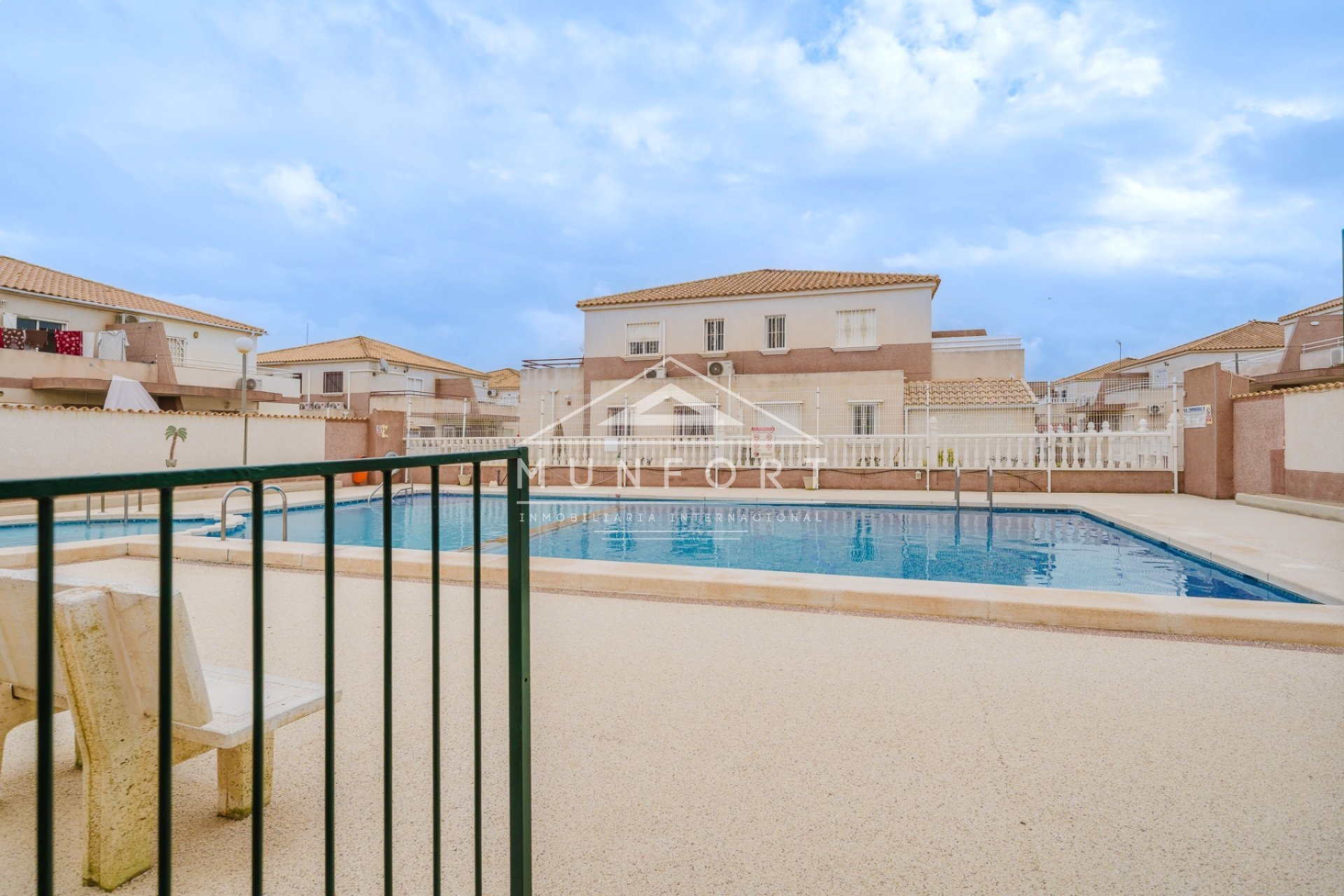 Återförsäljning - Radhus -
Orihuela Costa - La Regia