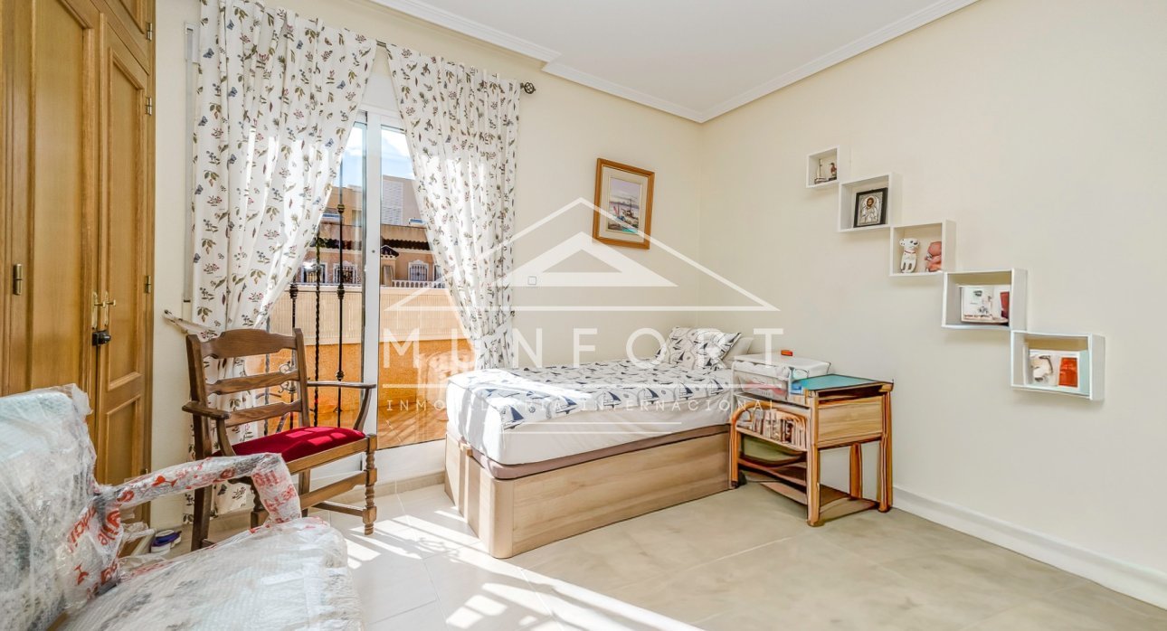 Återförsäljning - Radhus -
Orihuela Costa - Villamartin