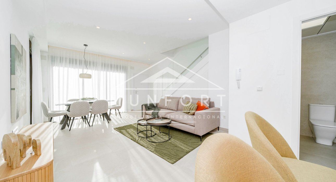 Återförsäljning - Radhus -
Pilar de la Horadada