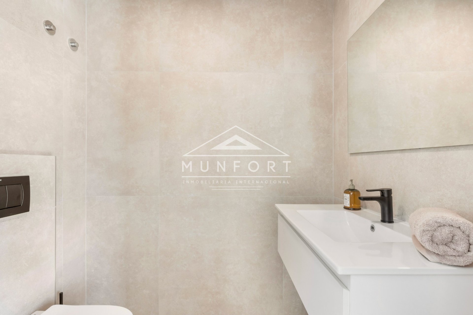 Återförsäljning - Radhus -
San Javier