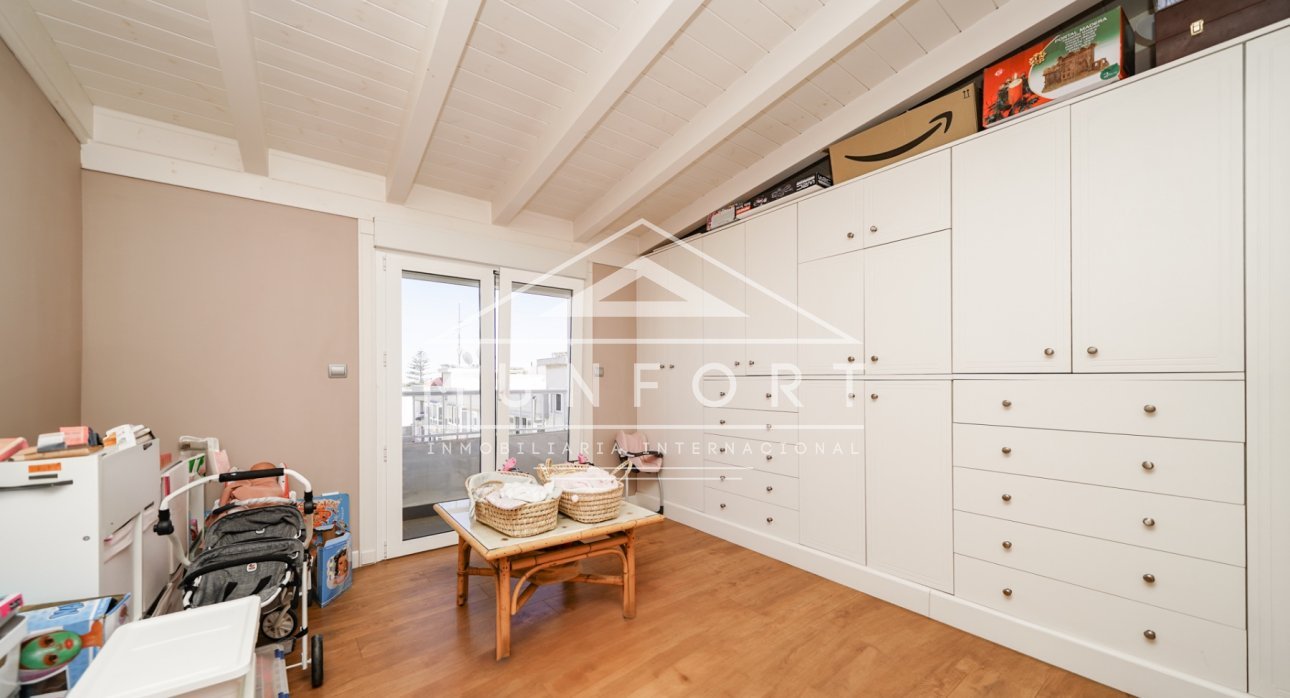 Återförsäljning - Radhus -
San Javier