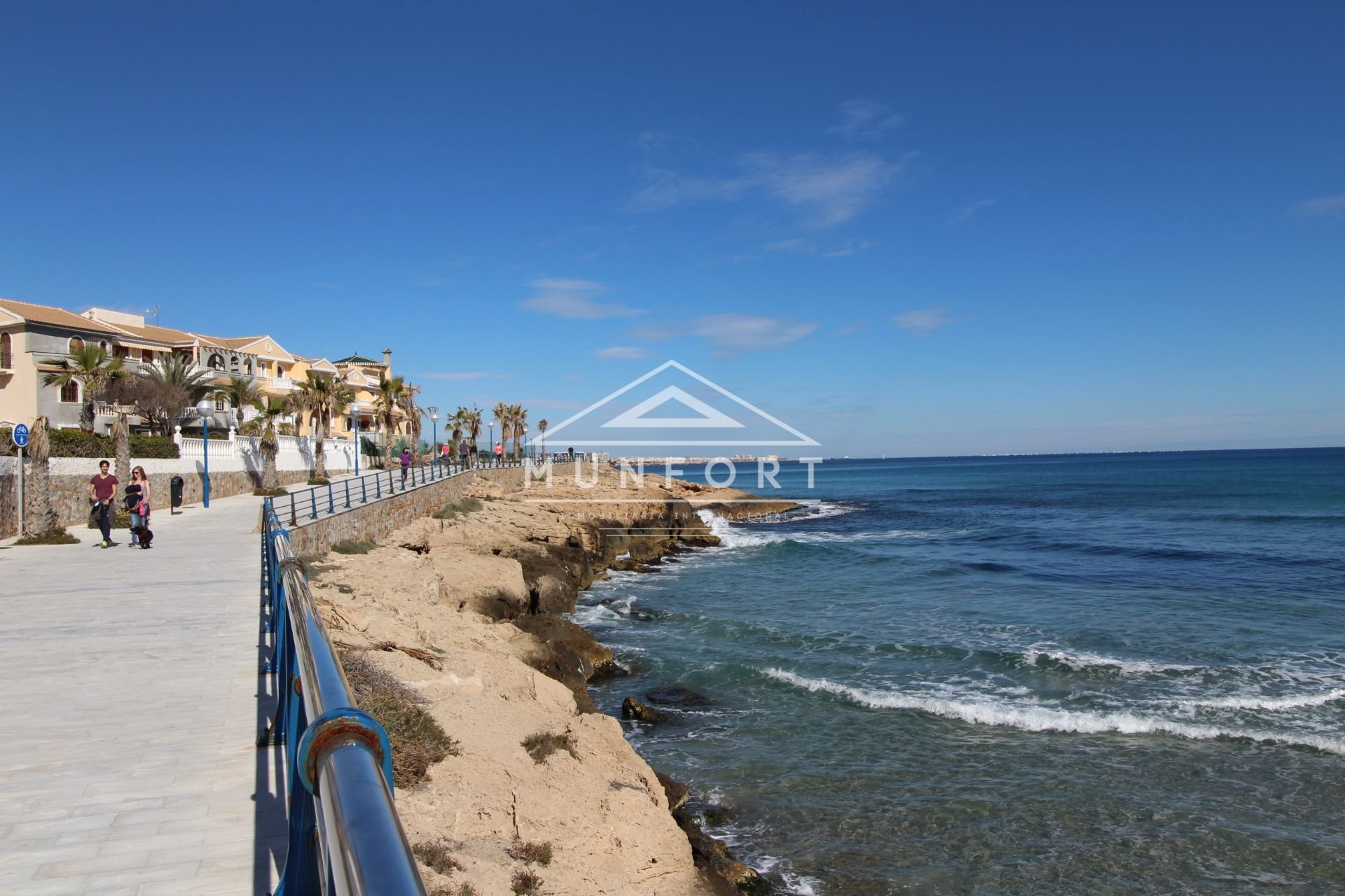 Återförsäljning - Radhus -
Torrevieja - Playa de los Locos - Torrevieja