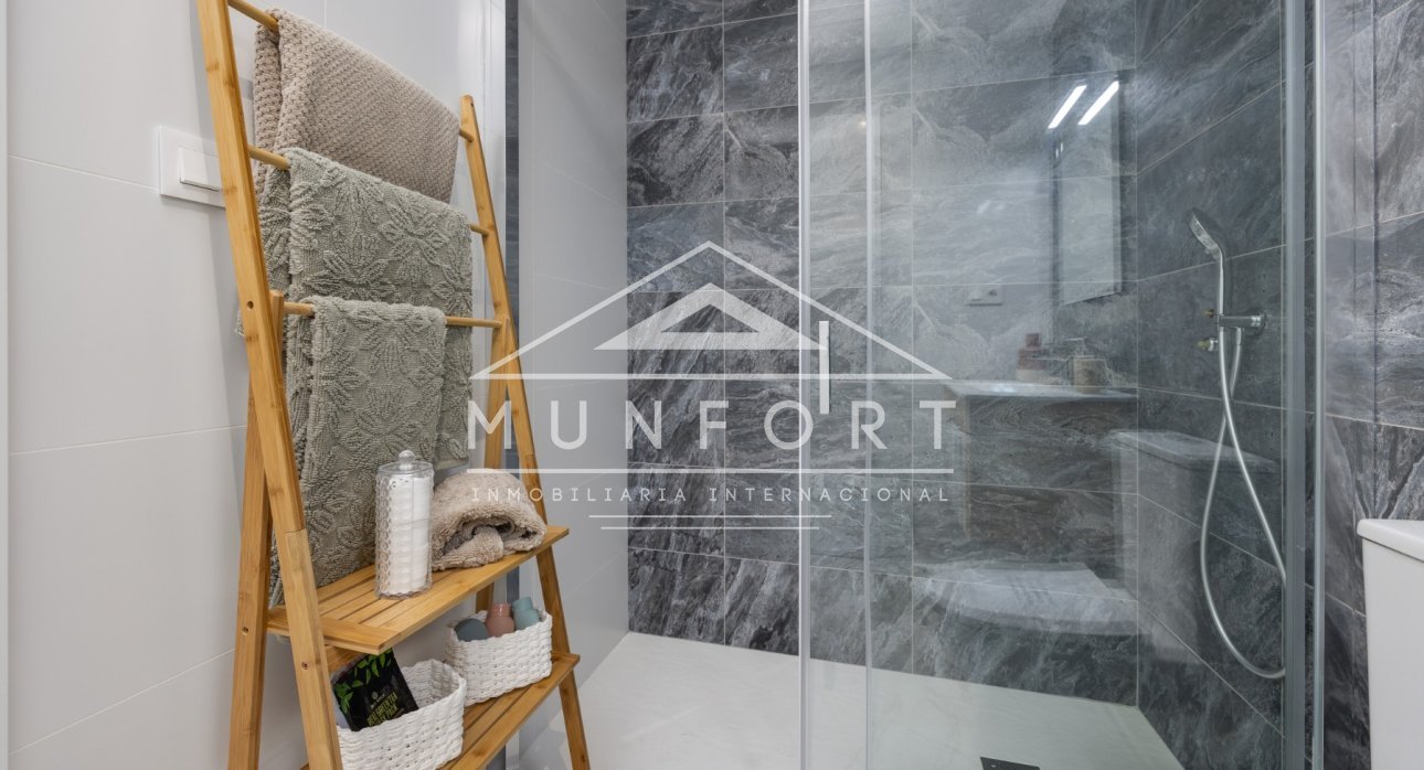 Återförsäljning - Takvåningar -
San Miguel de Salinas