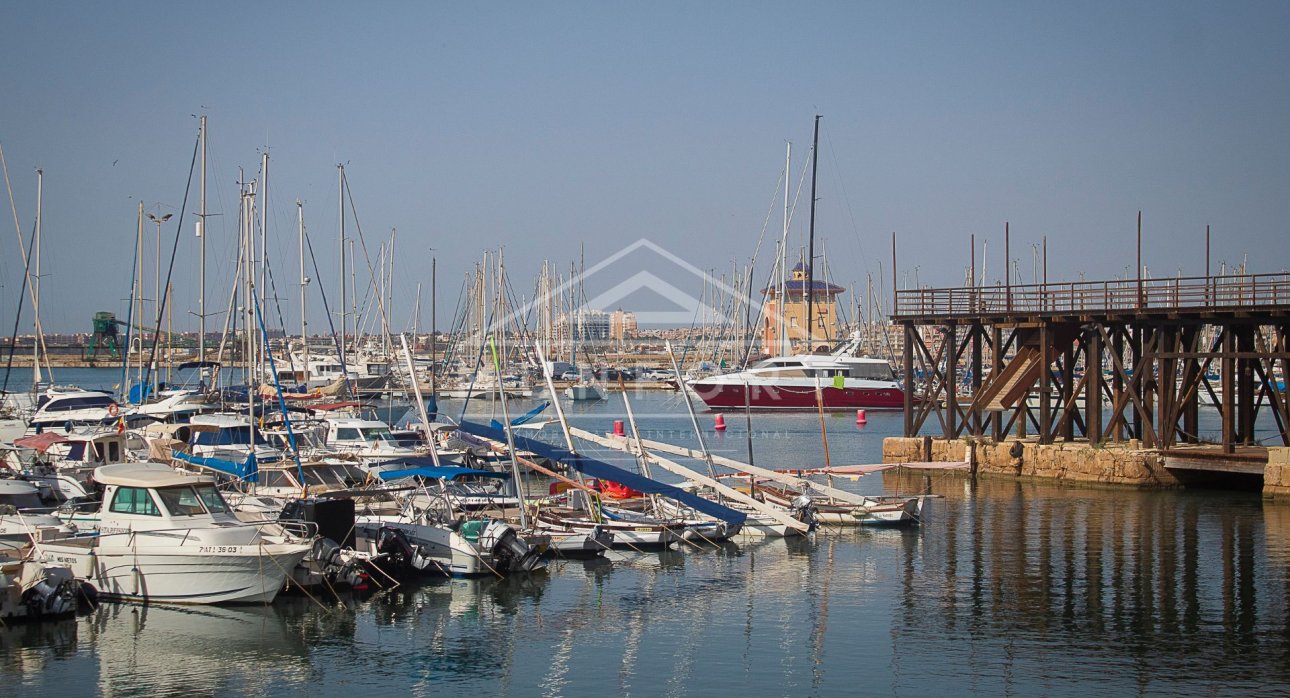 Återförsäljning - Takvåningar -
Torrevieja - Playa del Cura - Torrevieja