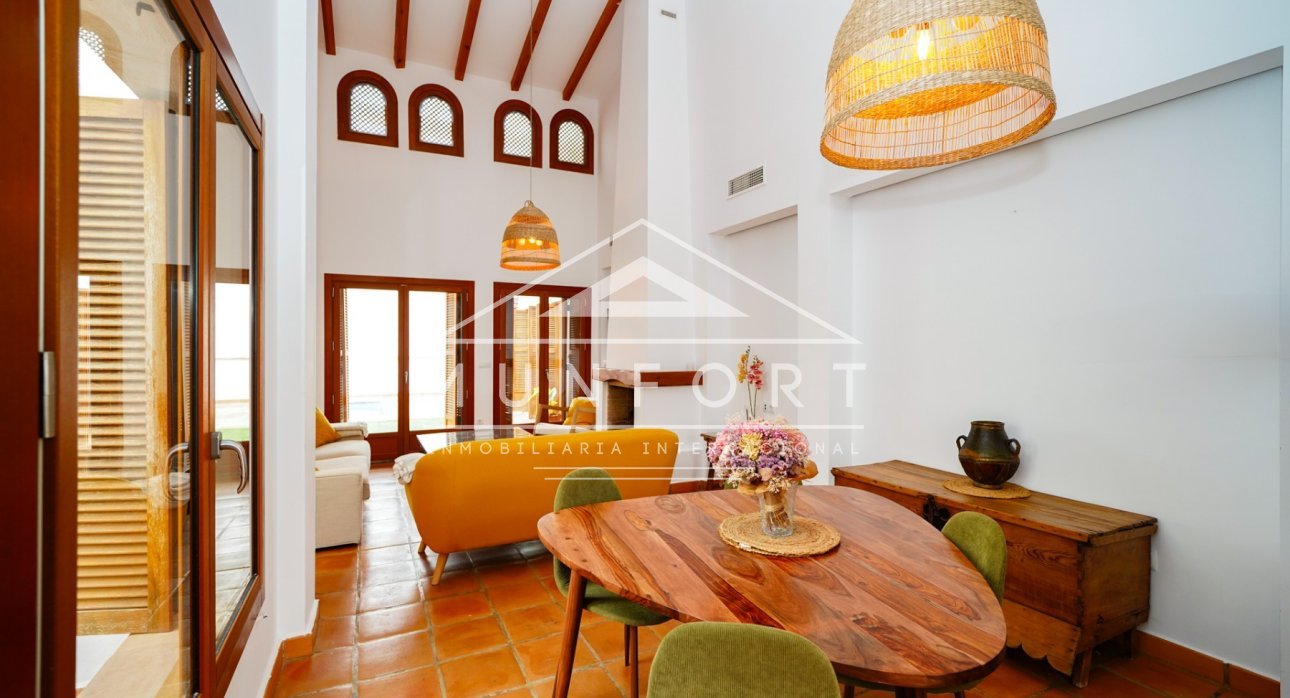 Återförsäljning - Villor -
Baños y mendigo - Baños y Mendigo