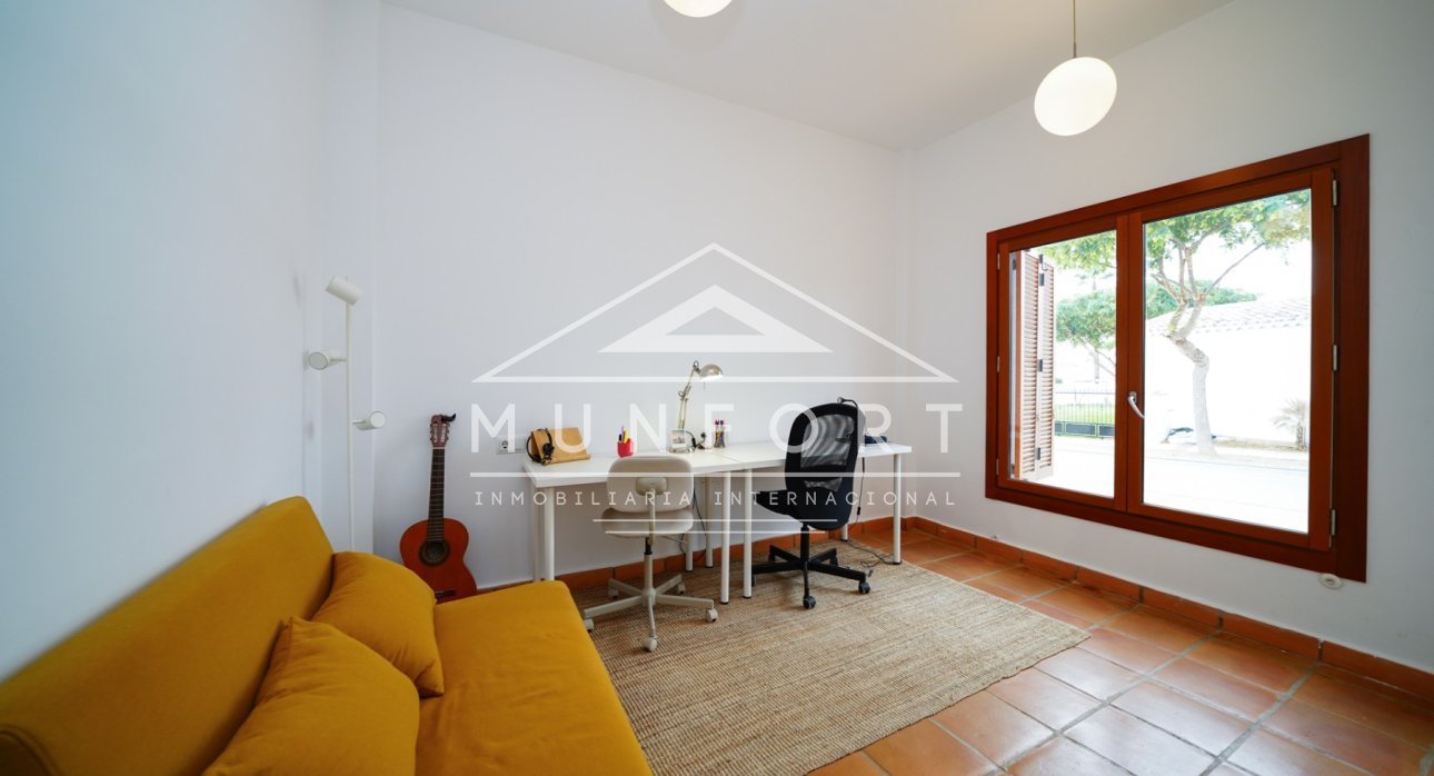 Återförsäljning - Villor -
Baños y mendigo - Baños y Mendigo