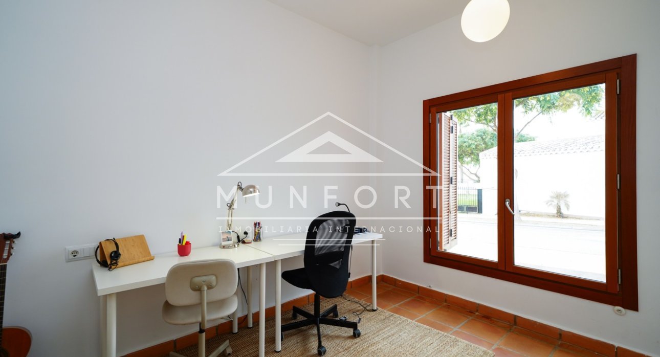 Återförsäljning - Villor -
Baños y mendigo - Baños y Mendigo