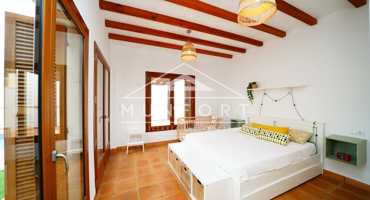 Återförsäljning - Villor -
Baños y mendigo - Baños y Mendigo