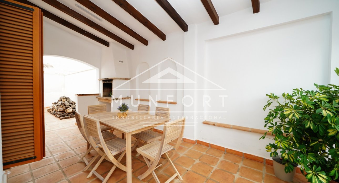 Återförsäljning - Villor -
Baños y mendigo - Baños y Mendigo