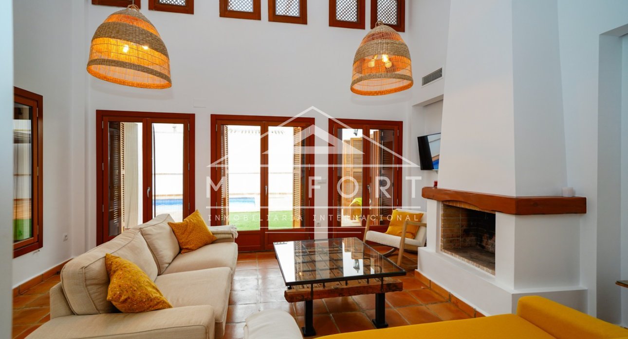 Återförsäljning - Villor -
Baños y mendigo - Baños y Mendigo