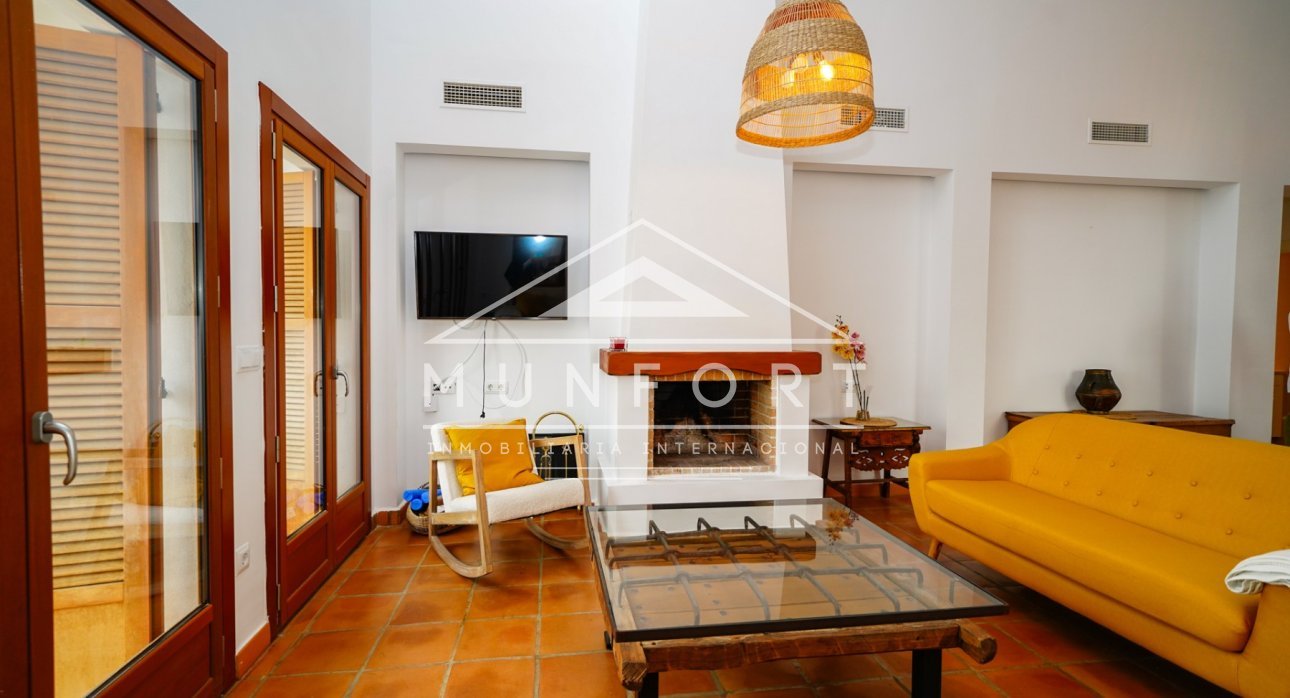 Återförsäljning - Villor -
Baños y mendigo - Baños y Mendigo