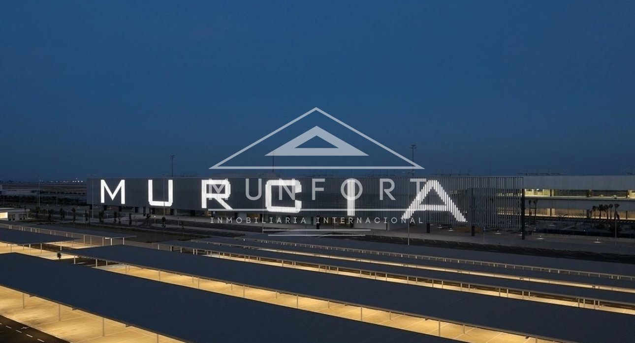 Återförsäljning - Villor -
Baños y mendigo - Baños y Mendigo