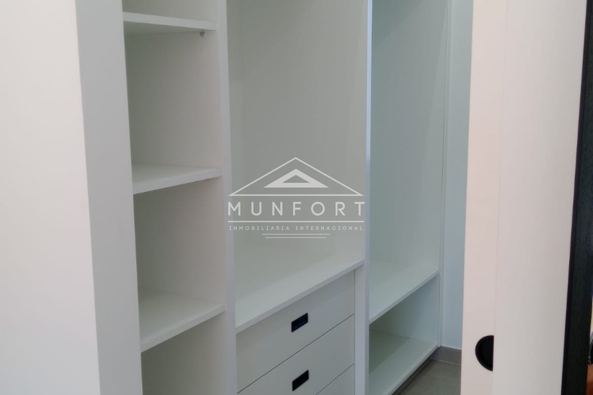 Återförsäljning - Villor -
Calasparra