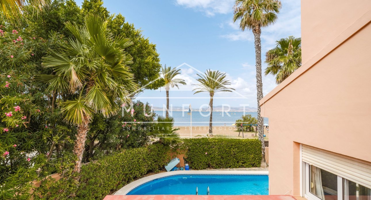 Återförsäljning - Villor -
La Manga