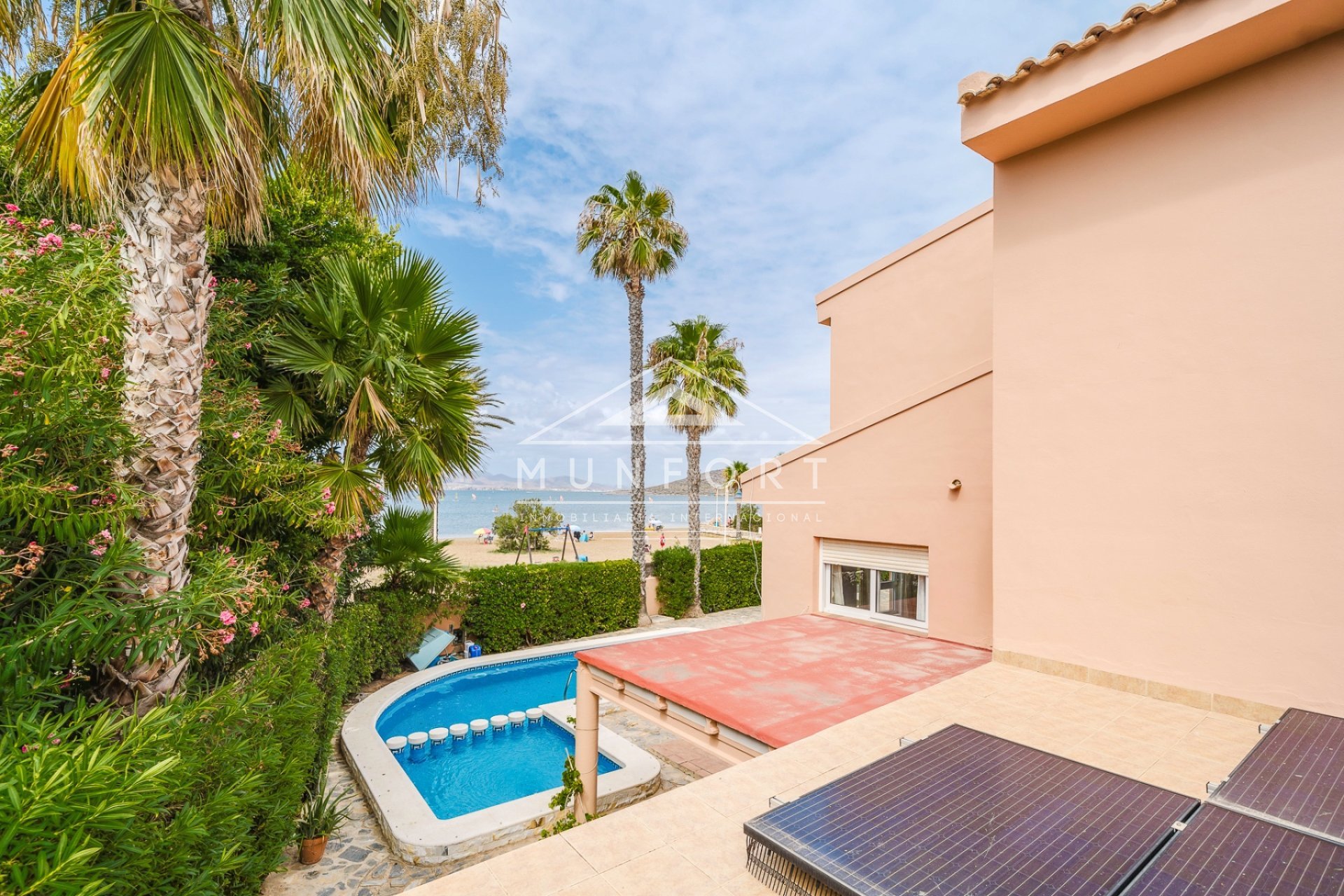 Återförsäljning - Villor -
La Manga