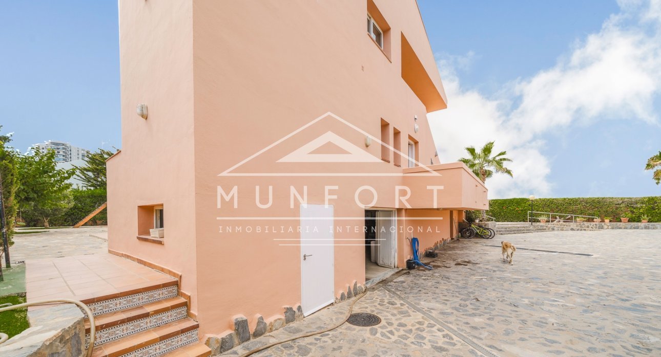 Återförsäljning - Villor -
La Manga